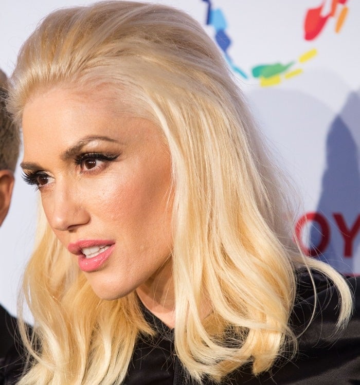 Beauty icon Gwen Stefani flaunts a perfect cat eye