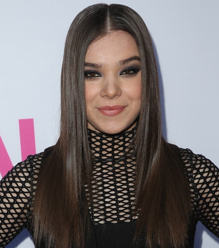 Hailee Steinfeld rocks dramatic pin-straight hair