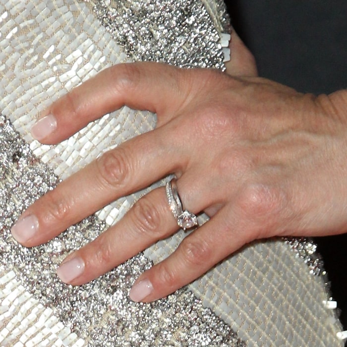 Idina Menzel's diamond engagement ring with a 2-carat center stone