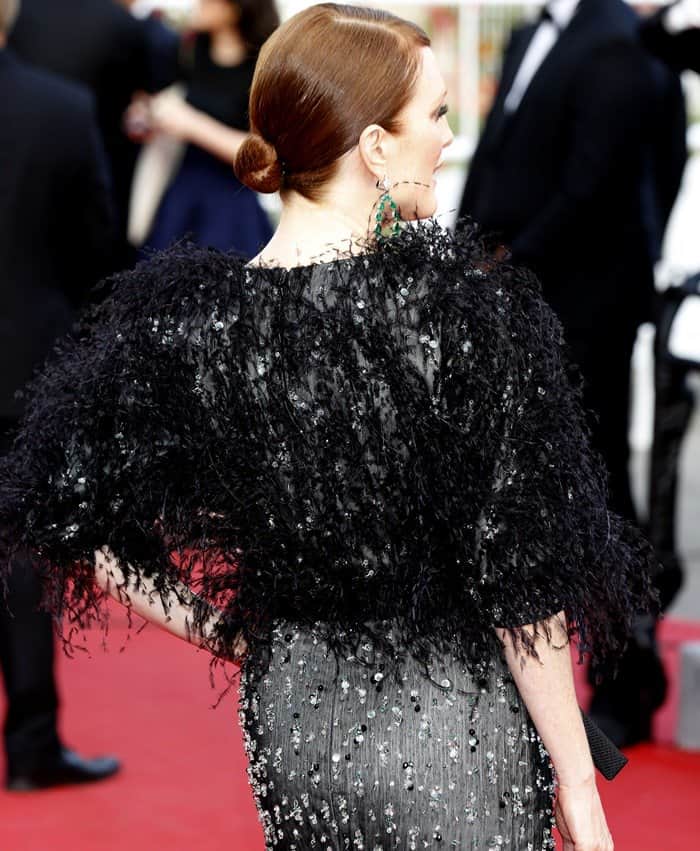 Julianne Moore left everyone in awe with her mesmerizing Armani Privè́ embellished gown, giving onlookers goosebumps