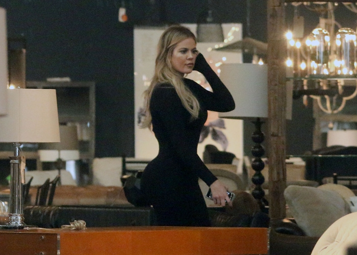 Khloé Kardashian looking absolutely on-point