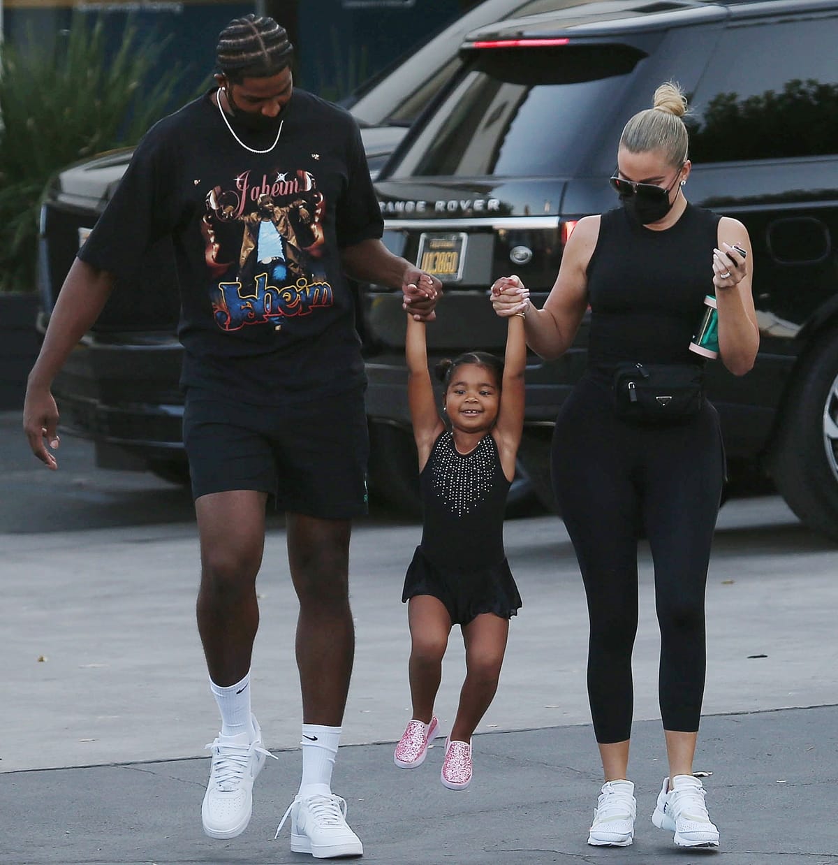 Tall parents Khloé Kardashian (5'8″) and Tristan Thompson (6'9″) with their daughter True