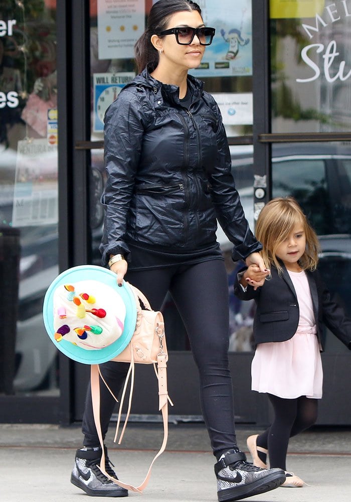 Kourtney Kardashian takes her daughter Penelope to ballet class