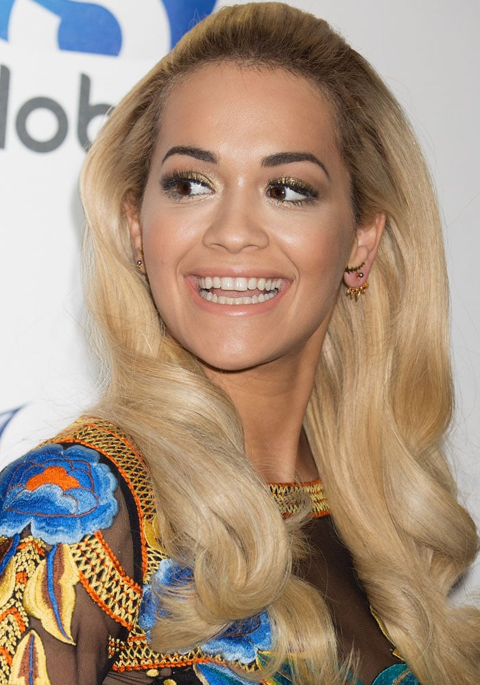 Rita Ora debuted her much longer blonde hair