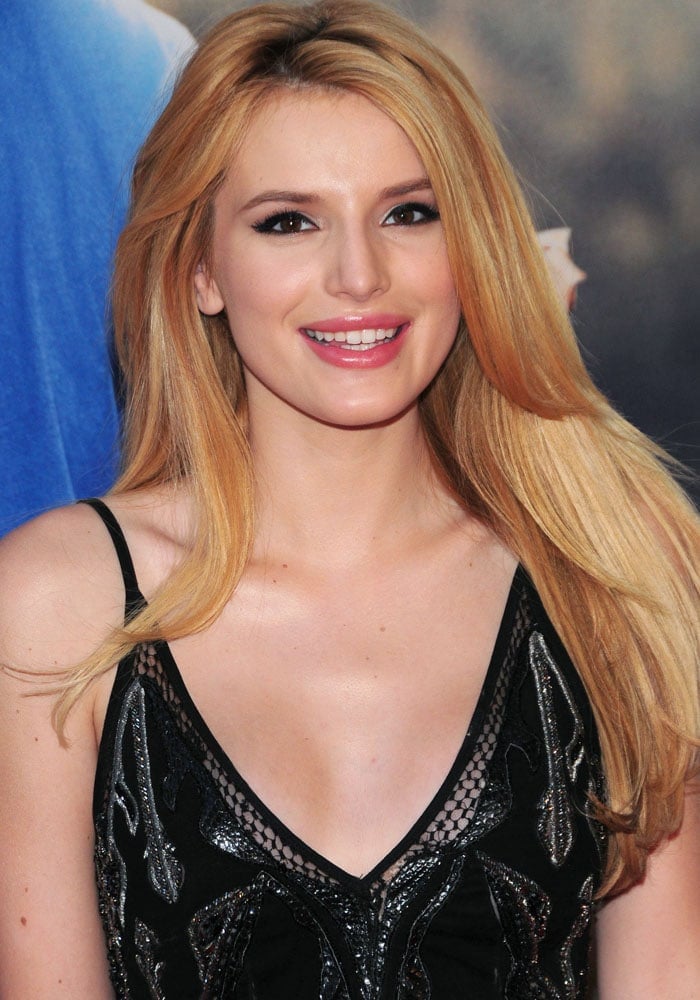 Bella Thorne wore a Julien Macdonald embellished dress from the Fall 2015 collection