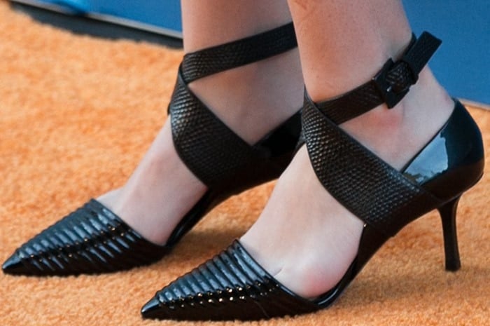 Britt Robertson wore an extremely ugly pair of pointy-toe pumps
