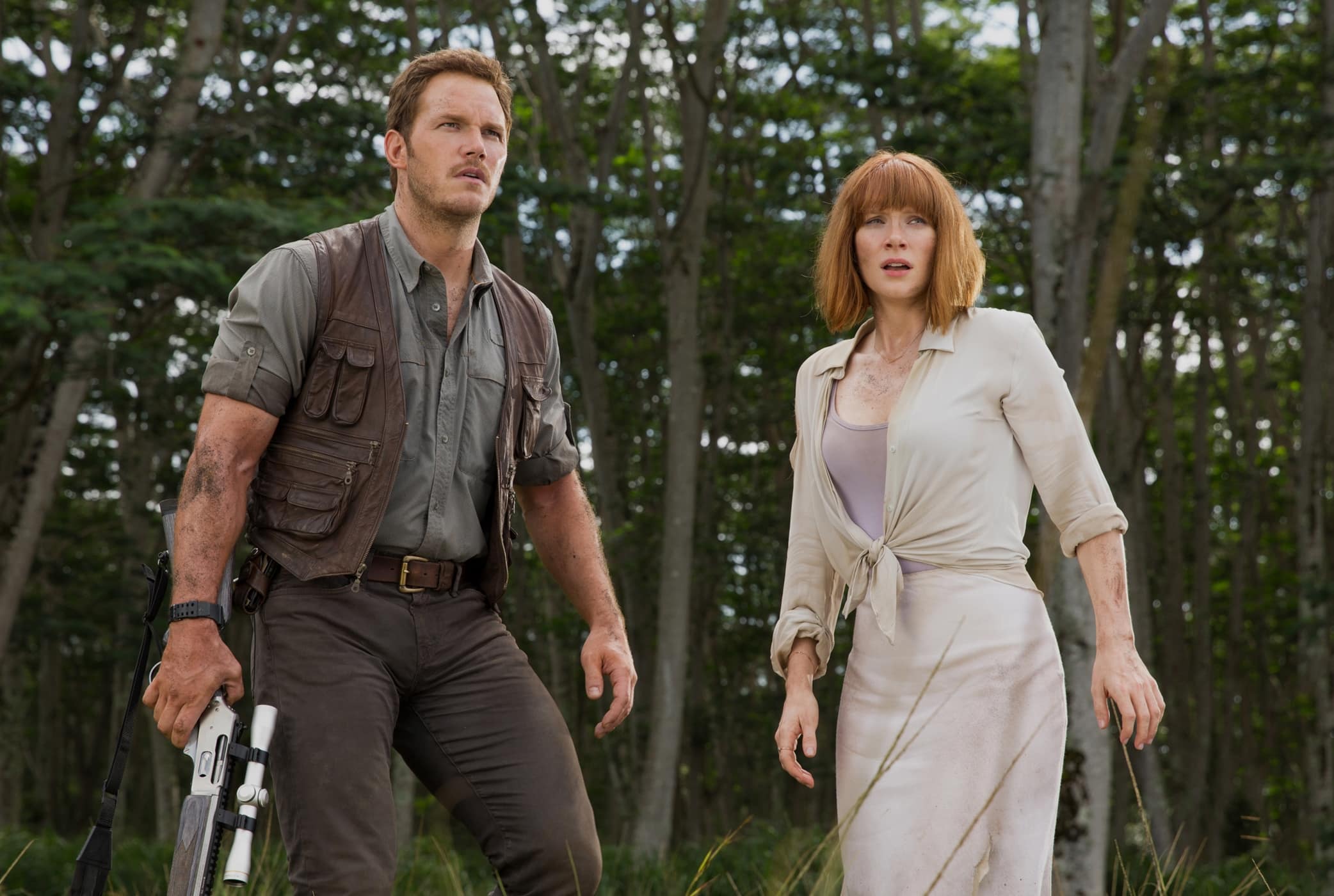 Chris Pratt as Owen Grady and Bryce Dallas Howard as Claire Dearing filming Jurassic World in Hawaii