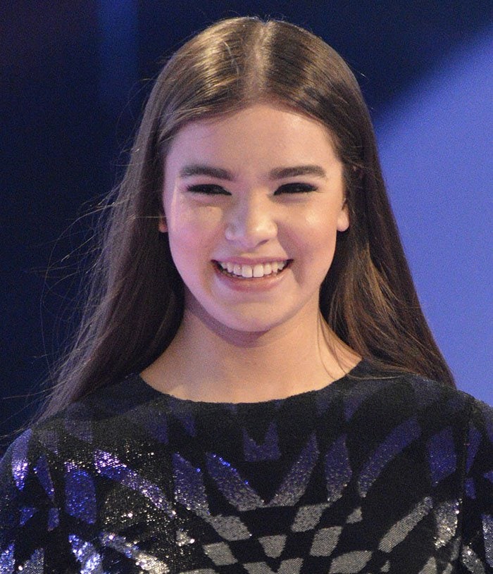 Hailee Steinfeld's effortlessly tousled hairstyle