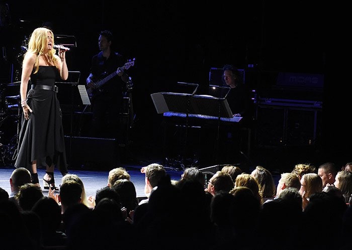 Idina Menzel blew the roof of the performing arts venue located in the Docklands of Dublin, Ireland