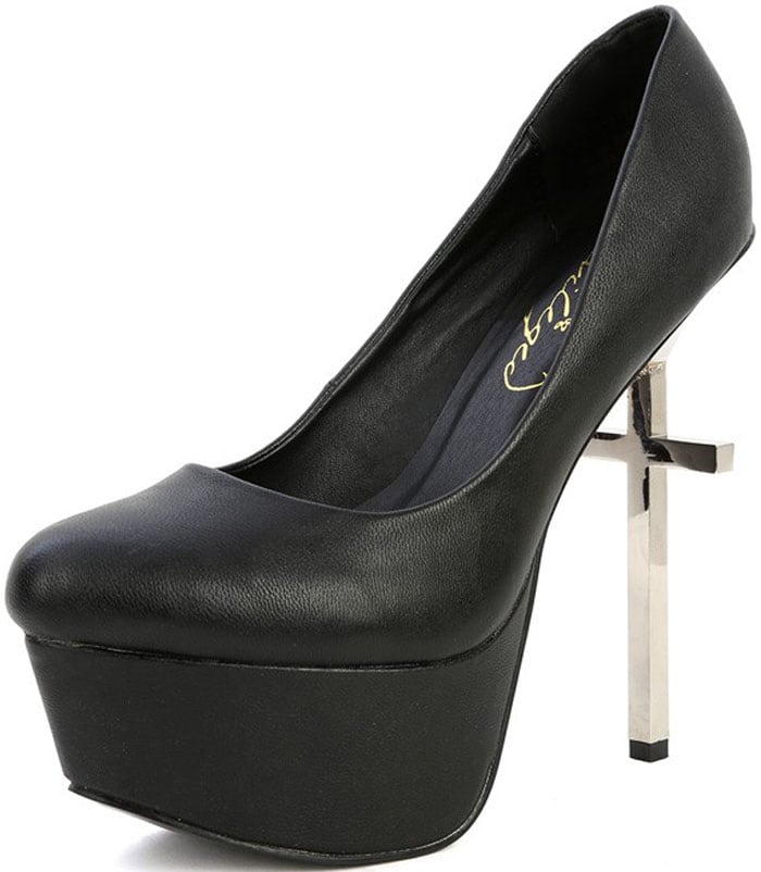 Privileged Mystery Pumps in Black
