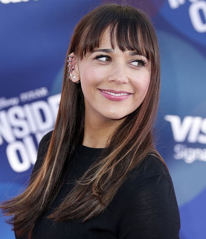 Rashida Jones's simple makeup and hairstyle highlighted her eyes