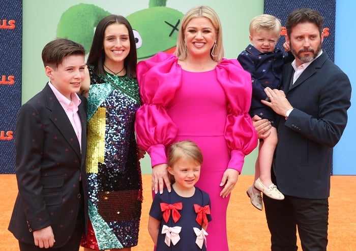 Remington Alexander Blackstock, Savannah Blackstock, Kelly Clarkson, River Rose Blackstock, Brandon Blackstock, Seth Blackstock at the UglyDolls premiere