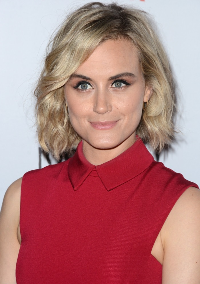 Taylor Schilling's hot red dress from Cushnie et Ochs