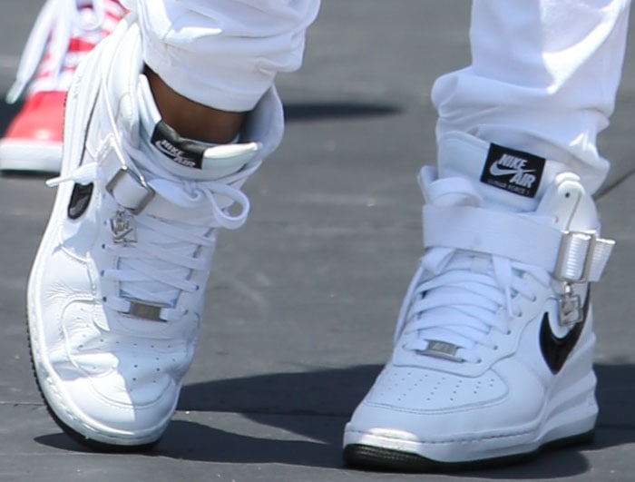 Christina Milian wears a fresh pair of white Nikes to the soundcheck