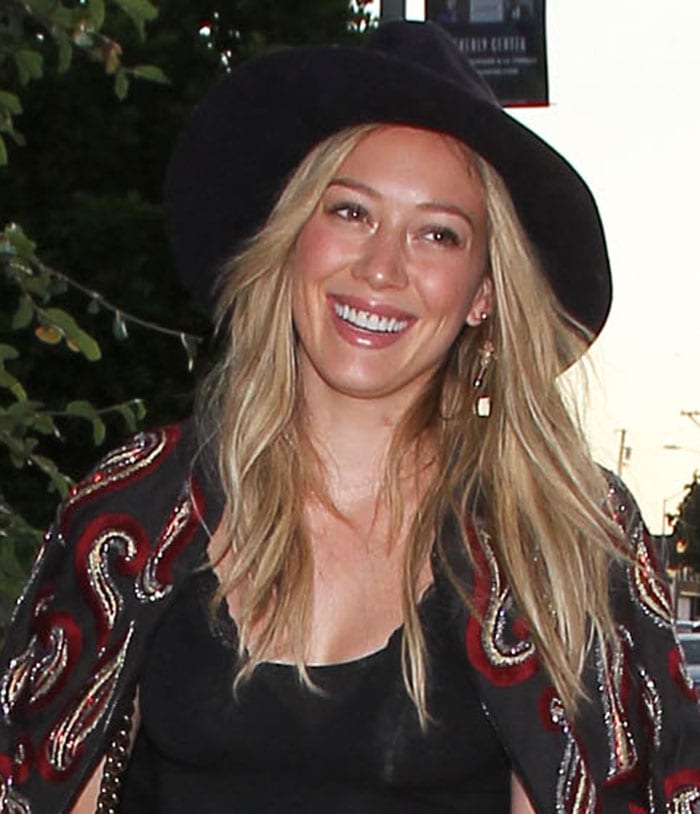 Hilary Duff grabs dinner at Zinqué restaurant