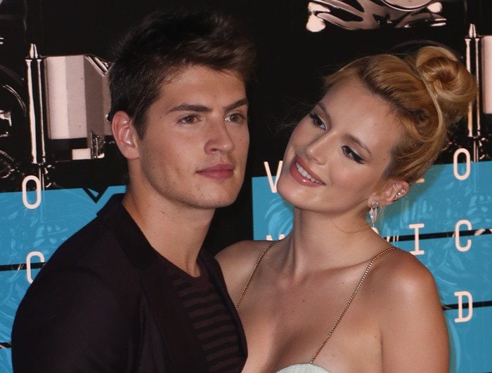 Gregg Sulkin joined his girlfriend Bella Thorne at the 2015 MTV Video Music Awards