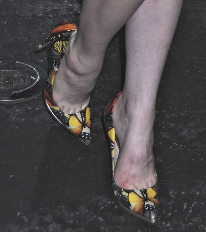 Carly Rae Jepsen's feet in Zara's butterfly-printed pumps