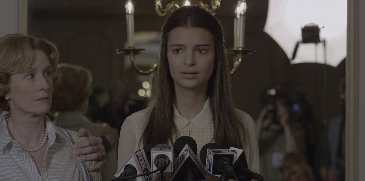 In the film "Gone Girl," Emily Ratajkowski played the role of Andie, who is the mistress of Nick Dunne, portrayed by Ben Affleck