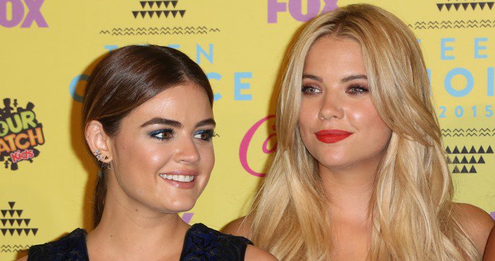 Lucy Hale and Ashley Benson pose for photos at the 2015 Teen Choice Awards