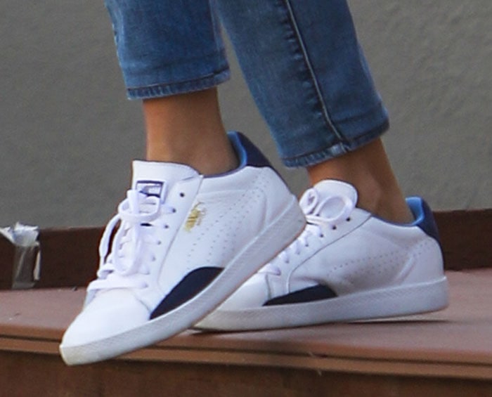 Reese Witherspoon in her favorite white Puma sneakers