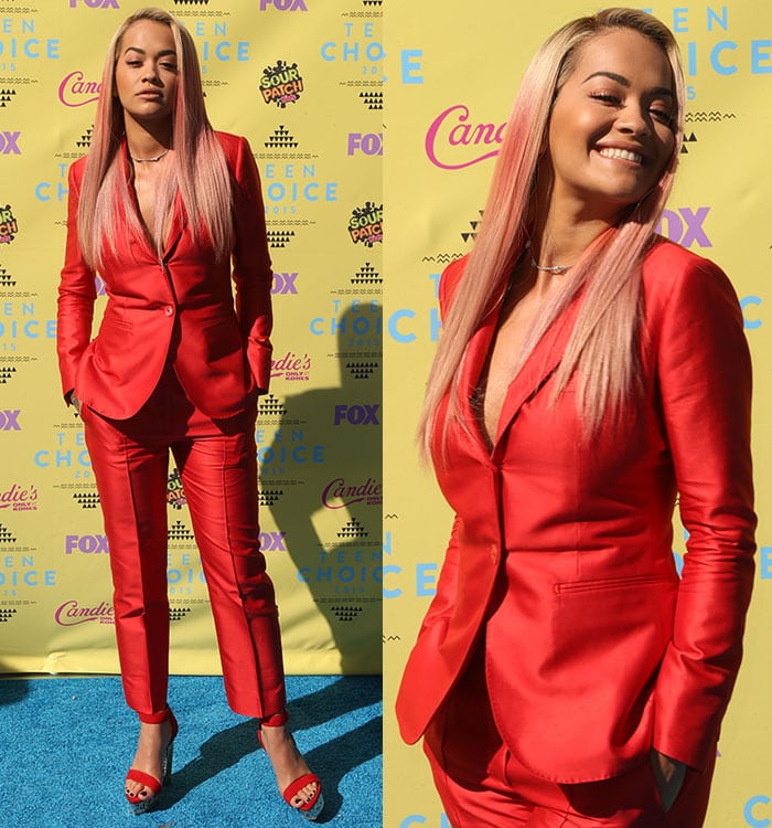 Rita Ora with faded pink hair at the Teen Choice Awards