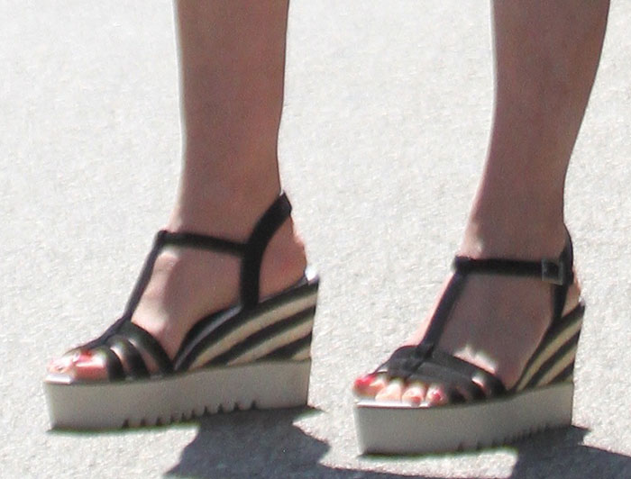 Sharon Stone wears sandals from Spanish footwear label Paloma Barcelo