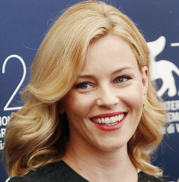 Elizabeth Banks attends the Venezia 72 Jury Photo Call held during the 2015 Venice Film Festival