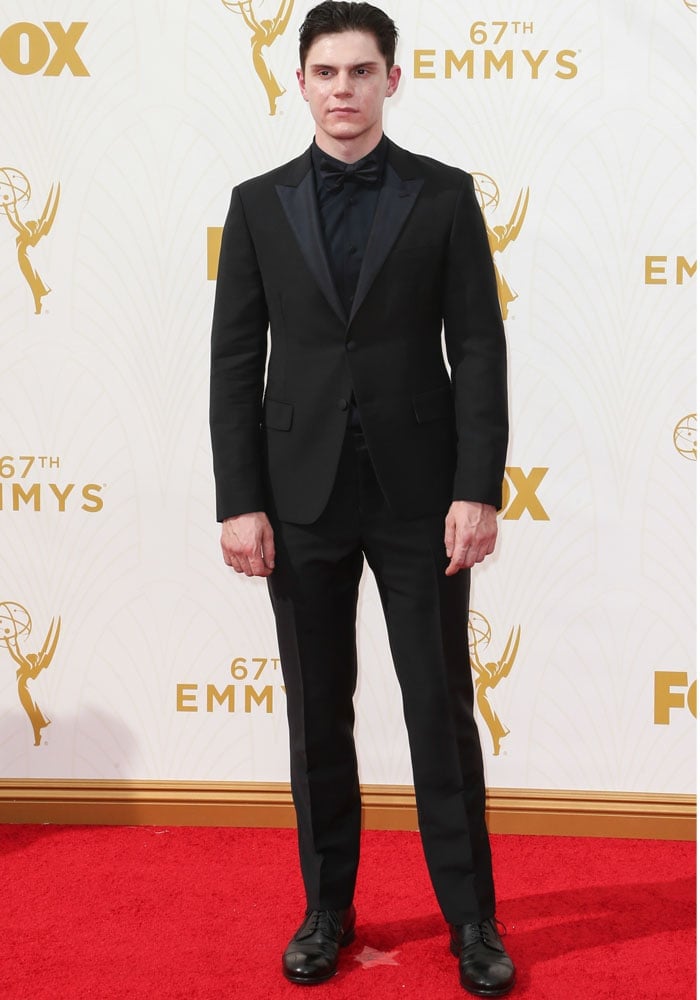 Evan Peters arrives at the 67th Annual Primetime Emmy Awards