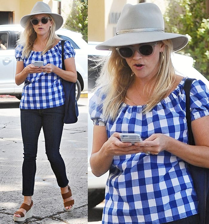 Reese Witherspoon wore her blonde hair down around her shoulders