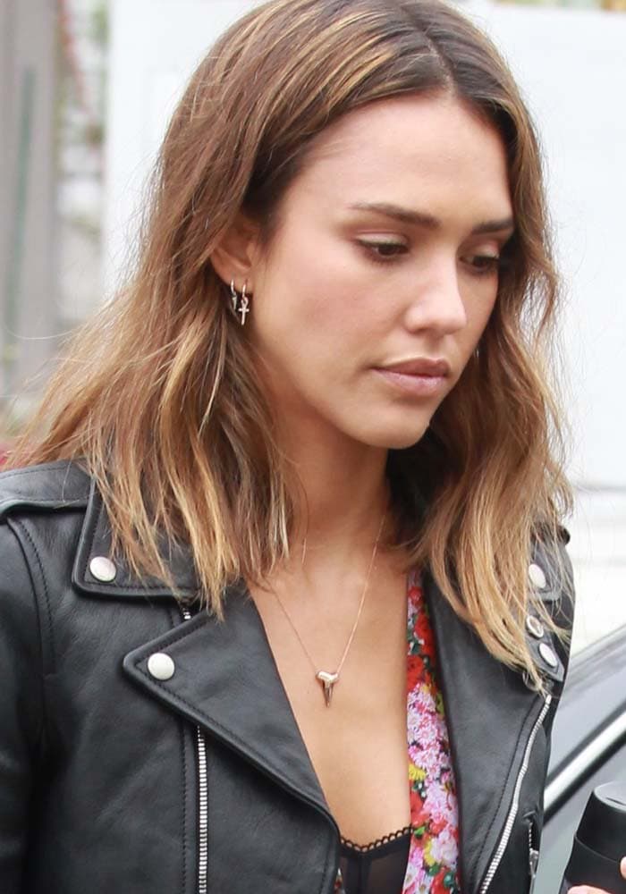 Wavy-haired Jessica Alba runs errands in Santa Monica