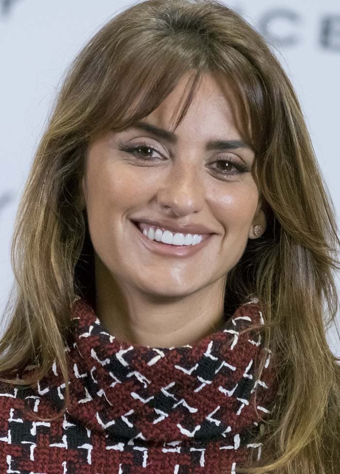 Penelope Cruz plays an unemployed teacher battling cancer in Ma Ma, a 2015 Spanish drama film directed by Julio Medem