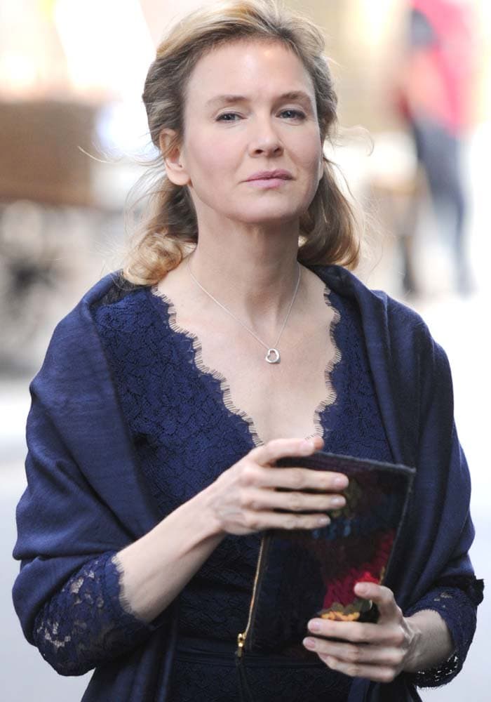 Renée Zellweger walks around the set of "Bridget Jones's Baby" at Borough Markets in London