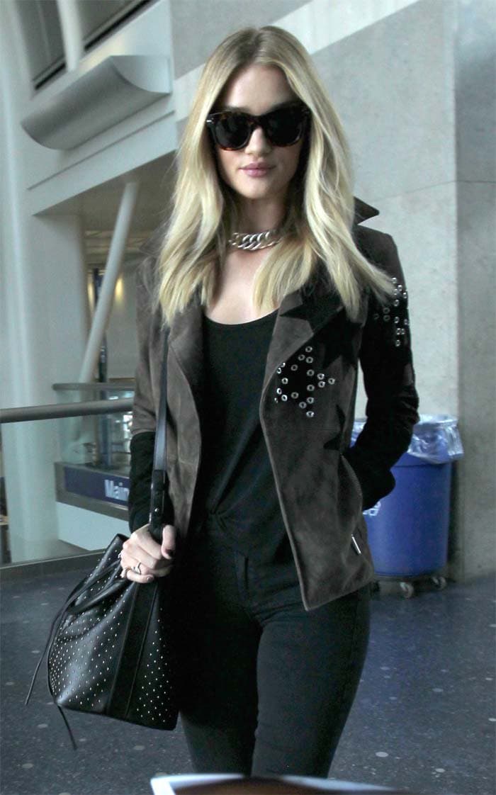 Rosie Huntington-Whiteley arrives at LAX