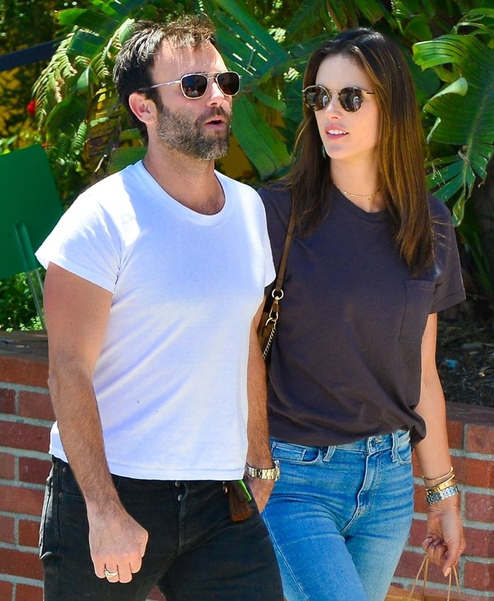 Alessandra Ambrosio and Jamie Mazur started dating after meeting at a fashion event in 2005