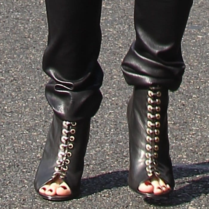 Gwen Stefani's feet in L.A.M.B. booties