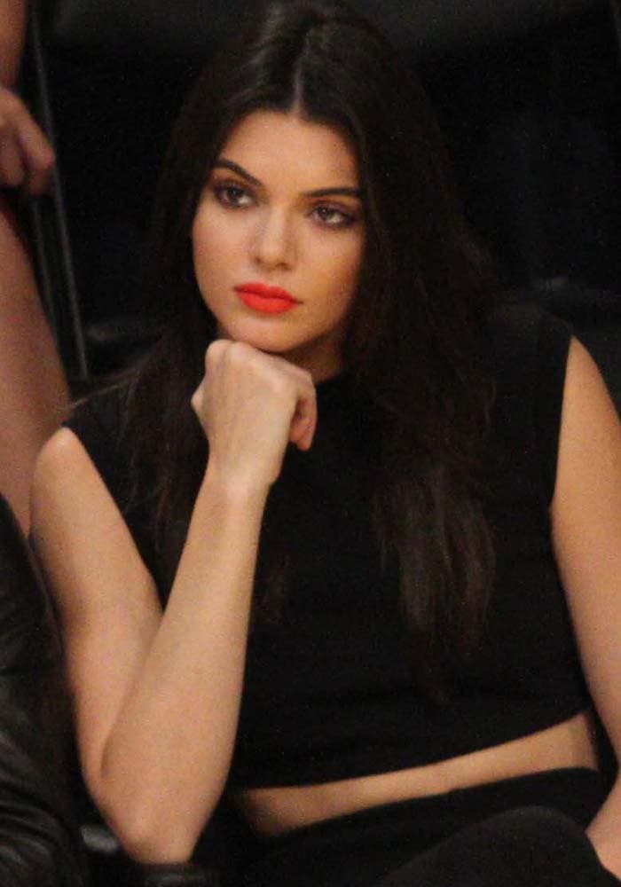 Kendall Jenner watches the Dallas Mavericks-Los Angeles Lakers Game