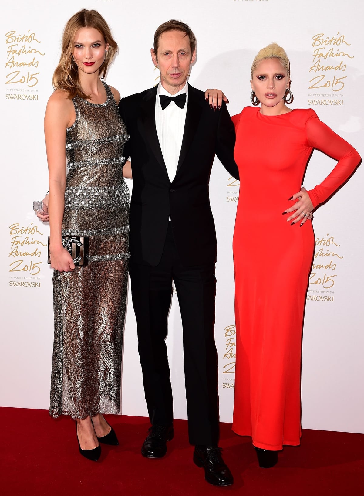 Karlie Kloss shows she's much taller than Nick Knight and Lady Gaga at the British Fashion Awards 2015