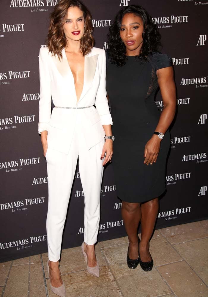 Alessandra Ambrosio and Serena Williams pose together on the red carpet