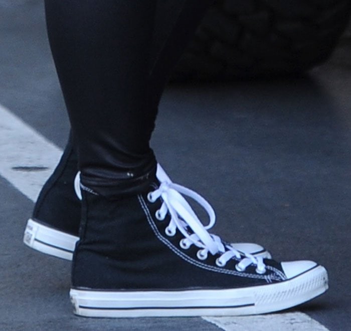 Amber Rose styled high top Converse shoes with leggings