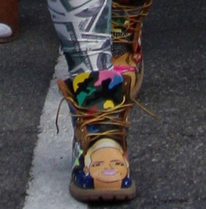 Amber Rose's feet in Timberland boots