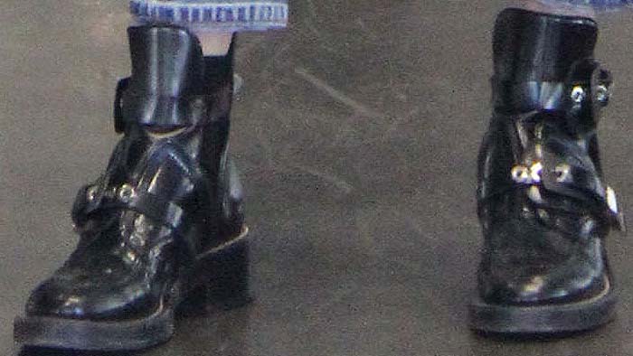 Bella Hadid's feet in Balenciaga boots