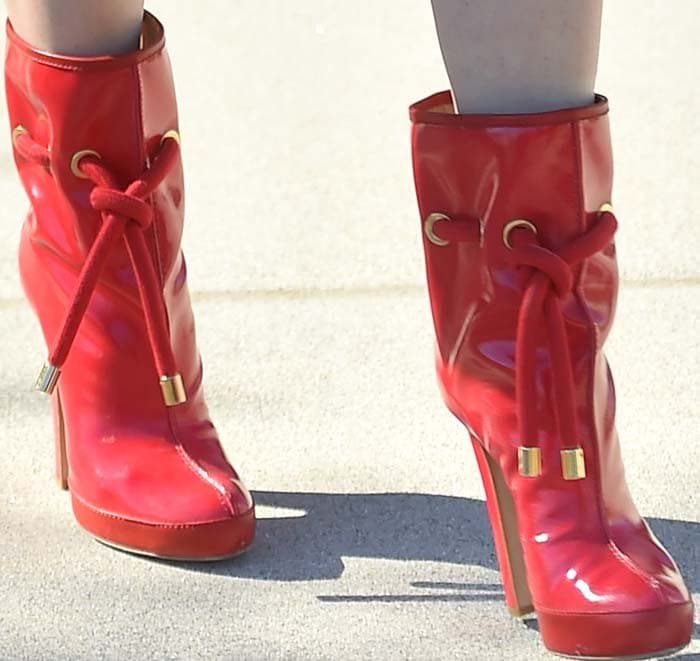 Gwen Stefani's feet in Dsquared2 boots