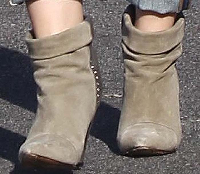 Hilary Duff's feet in Isabel Marant booties