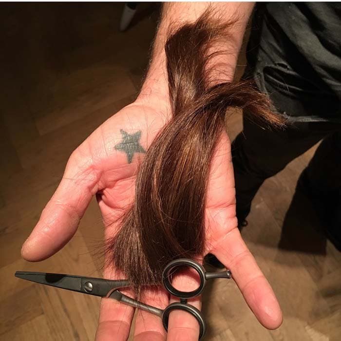 From Liv Tyler's Instagram: "Out with the old!!! Change is good!!!! Thank you hair for growing so well. @jamesbrownhair"