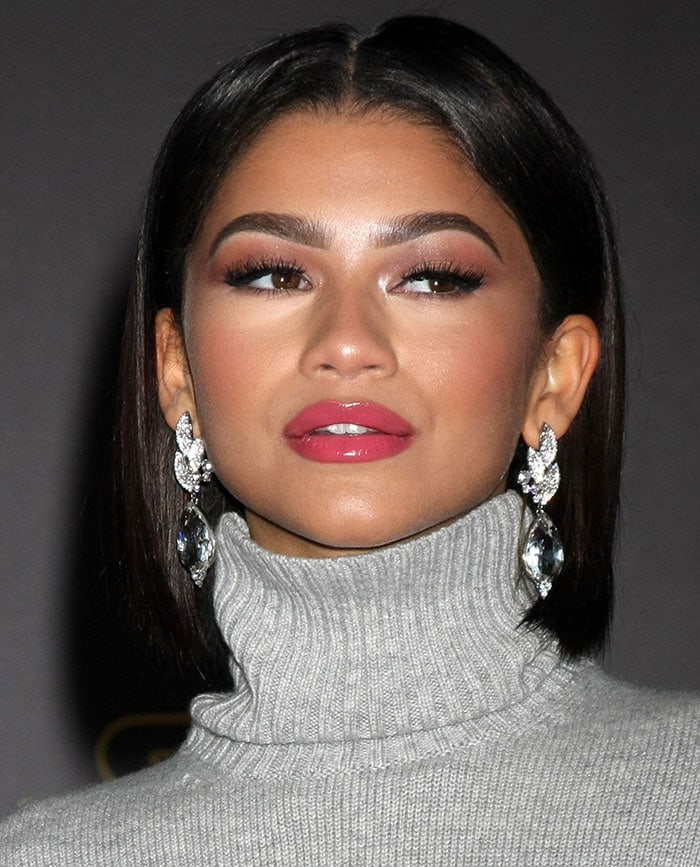 Zendaya wears her hair in a chic bob at the premiere of "Star Wars: The Force Awakens"