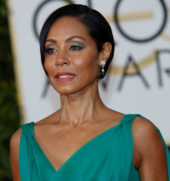 Jada Pinkett-Smith wears her short hair slicked back at the 2016 Golden Globe Awards