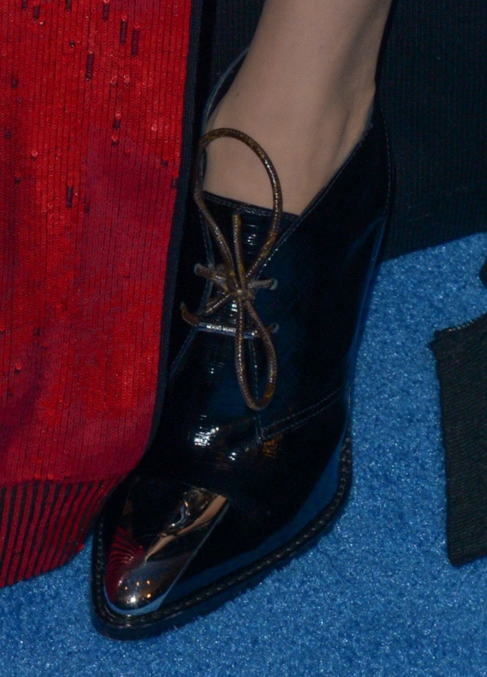 Jennifer Connelly wears lace-up Louis Vuitton Oxford-style shoes