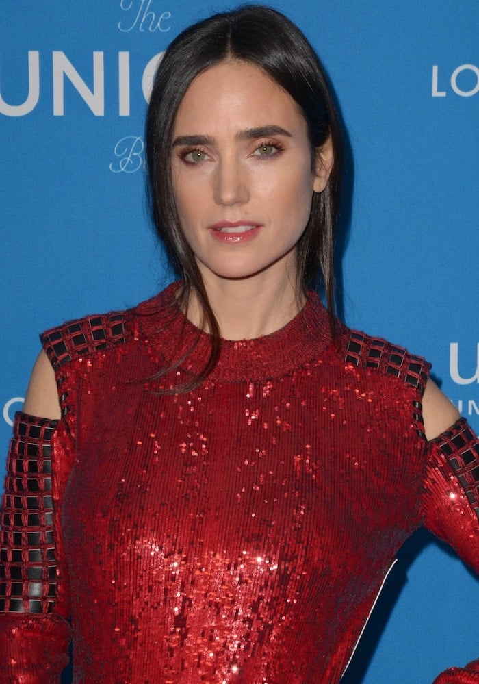 Jennifer Connelly wears her hair in a messy updo