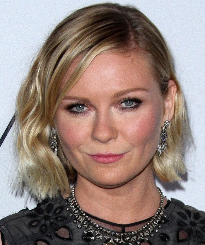 Kirsten Dunst wears her short blonde hair down at ELLE’s Women In Television Celebration