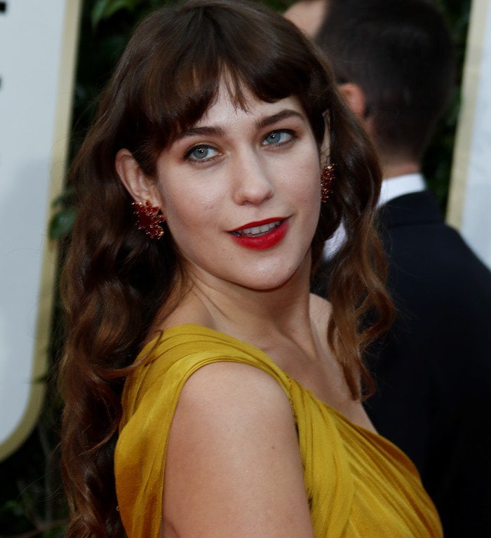 Lola Clementine Kirke is an English-born American actress and singer-songwriter